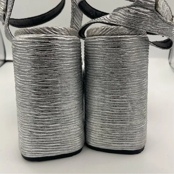 Topshop high platform silver metallic ankle strap sandals women Size 7