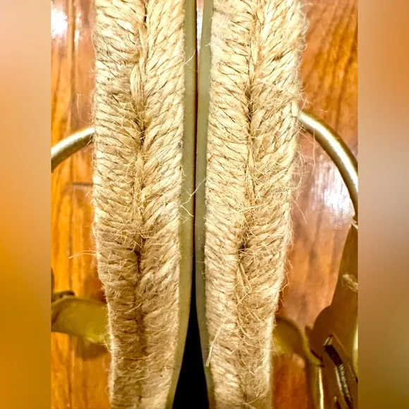 Tory Burch Gold Sandals with woven Espadrille bottom EUC Sz 8