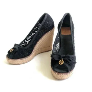 Tory Burch Jackie Lace Espadrille Wedge Lace Black Detail Logo Charm Shoes Sz 7