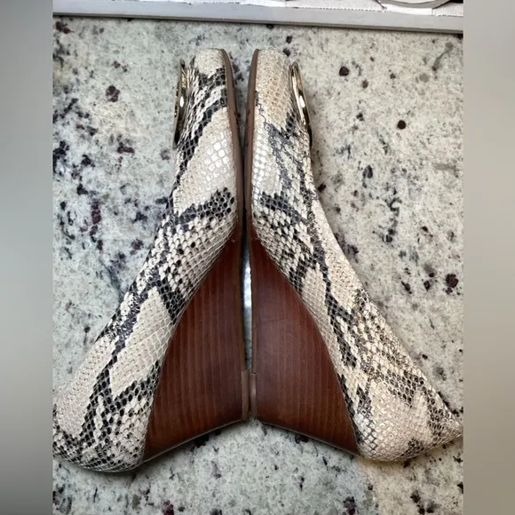 Tory Burch Julianne Snake Wedge Peep Toe Shoes Size 9