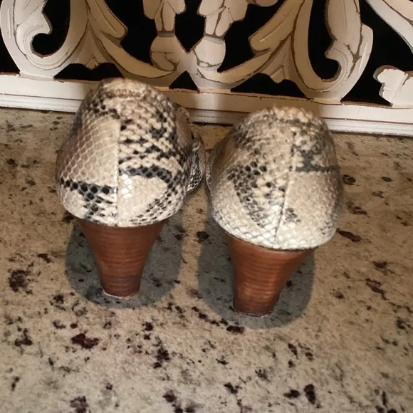 Tory Burch Julianne Snake Wedge Peep Toe Shoes Size 9