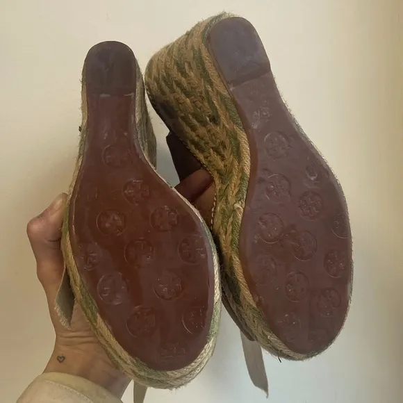 TORY BURCH Linley Green and Tan Wedge Espadrille Sandals Size 8