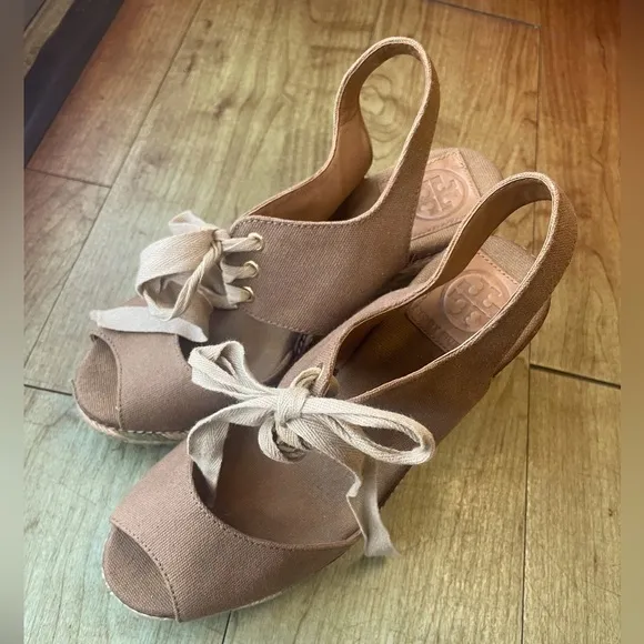 TORY BURCH Linley Green and Tan Wedge Espadrille Sandals Size 8
