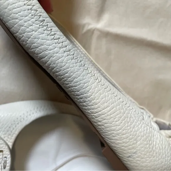Tory Burch Logo Reva Ivory Cream Pebbled Leather Shoes Ballet Flats SZ 9.5 CHIC