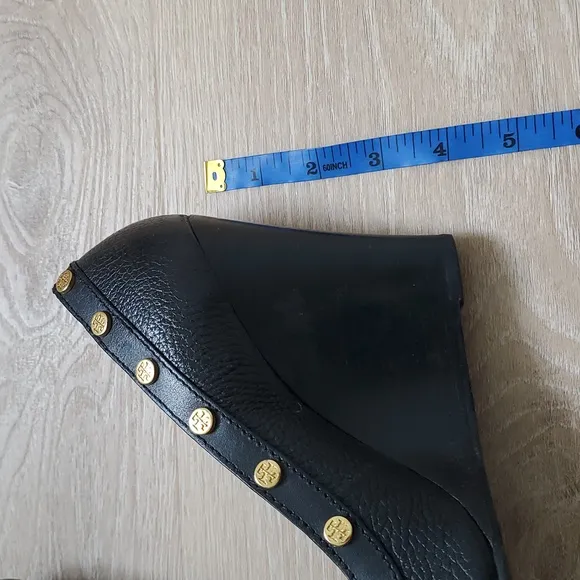 Tory Burch Nelson Leather Wedge Shoes Black With Gold Sz9.5