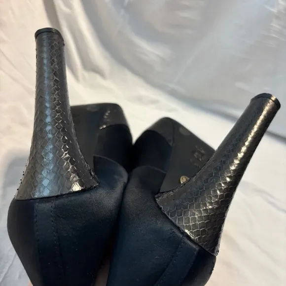 Tory Burch Peep Toe Heels   Dust Bag 6.5 Black