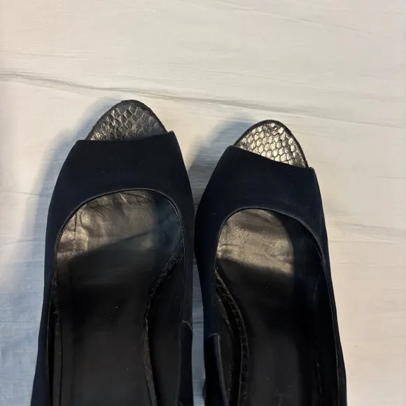 Tory Burch Peep Toe Heels   Dust Bag 6.5 Black