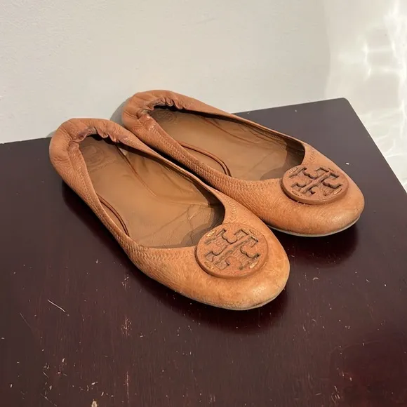 Tory Burch The Ballet Leather Flats in Golden Brown, size 11