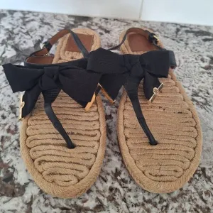 Tory Burch Penny Flat Bow Espadrille Thong Sandals, Black size 8.5M