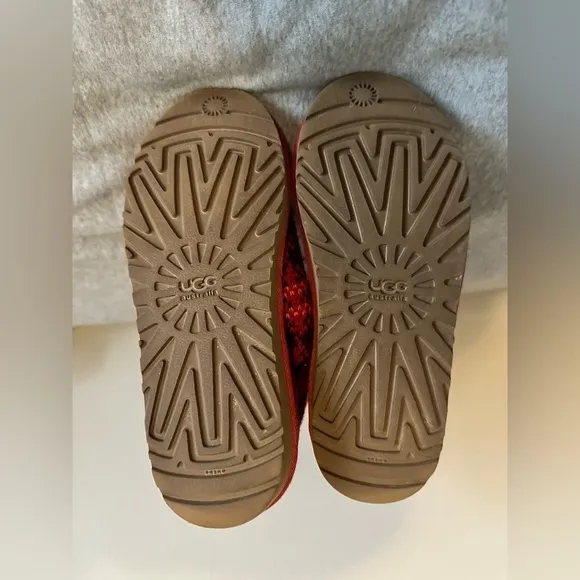 Ugg 1877 Carly Jester plaid red sweater boots size youth 3