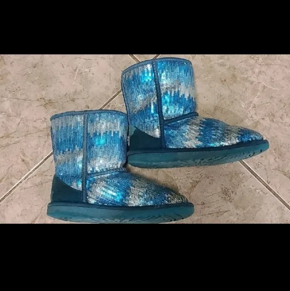 Ugg boots size 4