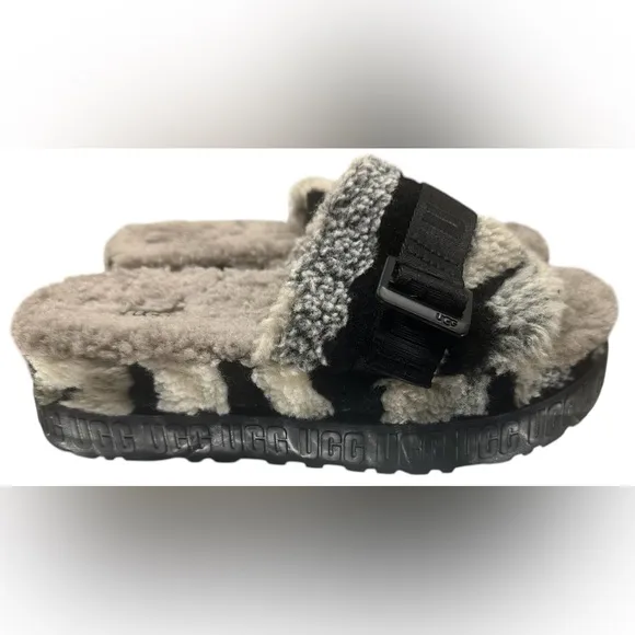 UGG CALI COLLAGE FLUFFITA SHEEPSKIN FLUFF PLATFORM SANDALS, US 10 B10