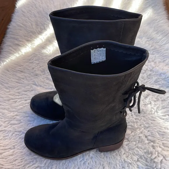 Ugg Cary suede nubuck boots black. New without box. Size 7