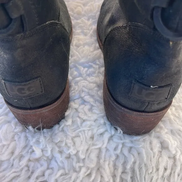 Ugg Cary suede nubuck boots black. New without box. Size 7
