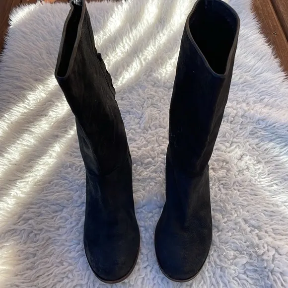 Ugg Cary suede nubuck boots black. New without box. Size 7