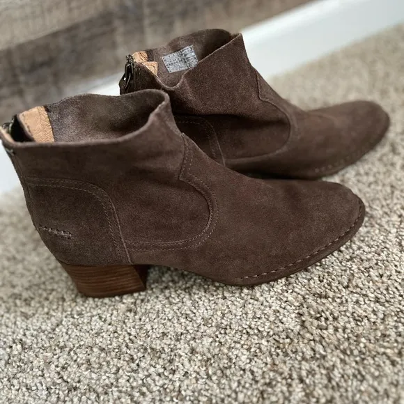 UGG‎ Chelsea leather suede ankle boots women size 8 brown