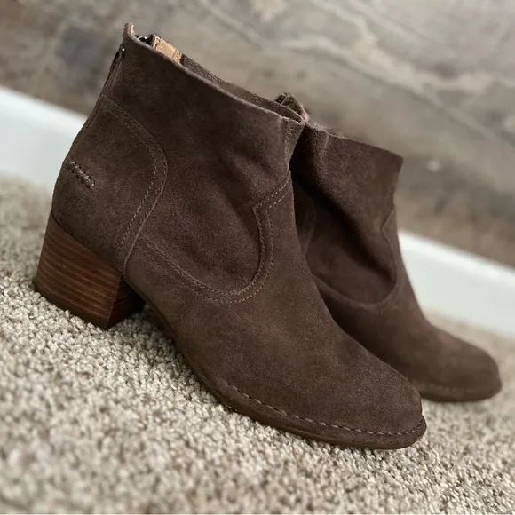 UGG‎ Chelsea leather suede ankle boots women size 8 brown