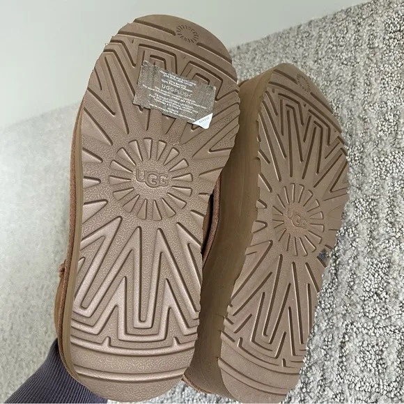UGG classic mini platform boots 7