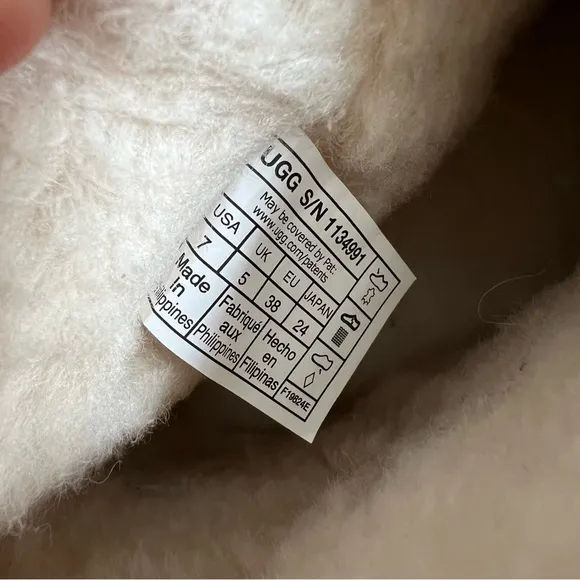 UGG classic mini platform boots 7