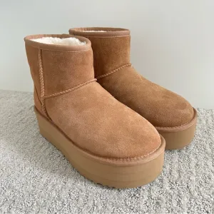 UGG classic mini platform boots 7