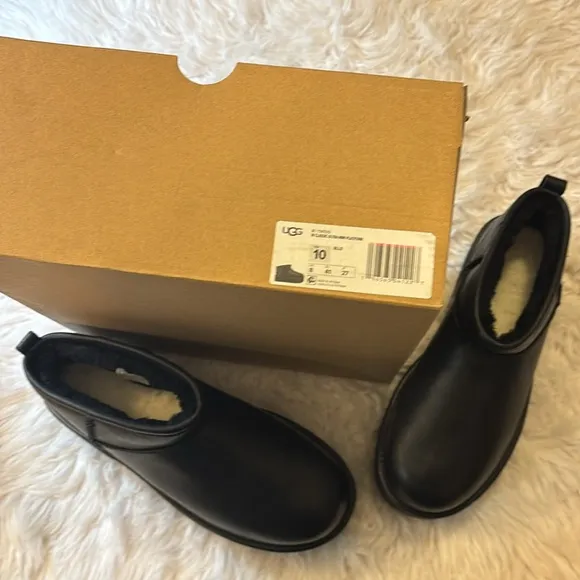UGG Classic Ultra Mini Platform Leather Boots, Black, Size 10