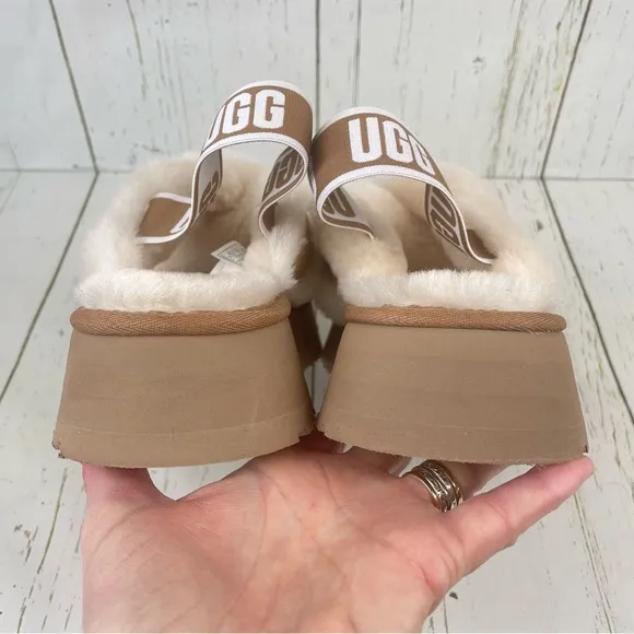 UGG Disco‎ Cross Slide Platform Sandals