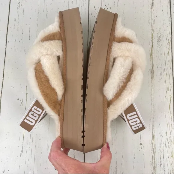 UGG Disco‎ Cross Slide Platform Sandals