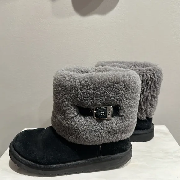 UGG Ellee Marylin SIZE 4 Shearling Cuff Black Gray Boots Booties
