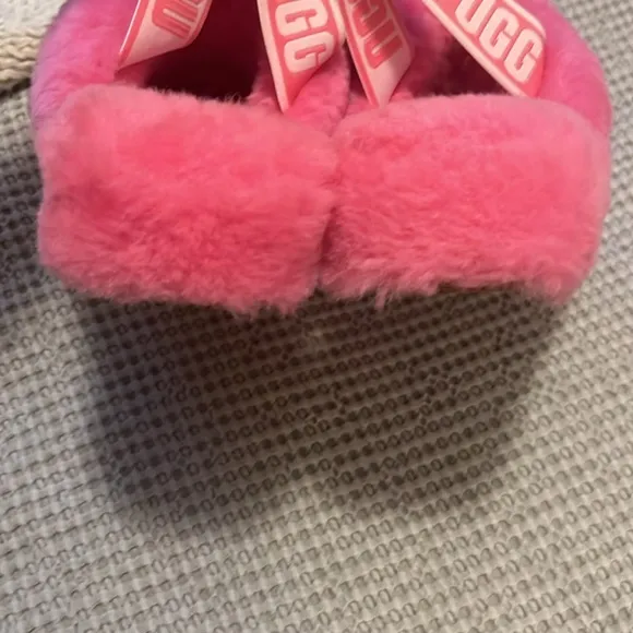 UGG Fluff Yeah Pink Faux Fur Slide Platform Slipper Sandals Sz 8