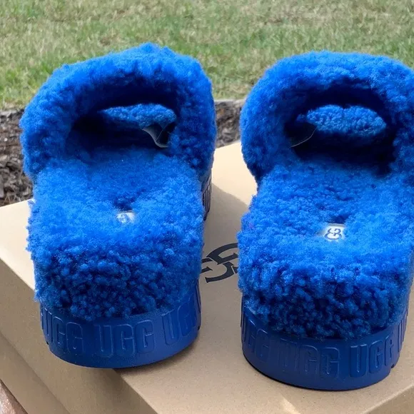 UGG FLUFFITA BLUE PLATFORM SANDALS, SIZE 10, NEW IN BOX