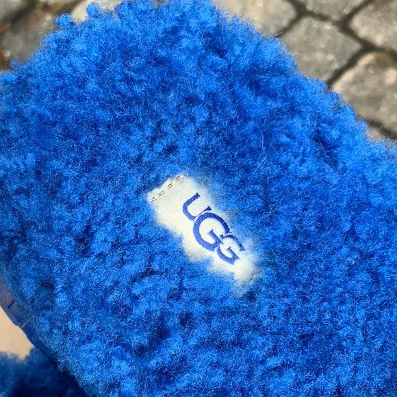 UGG FLUFFITA BLUE PLATFORM SANDALS, SIZE 10, NEW IN BOX