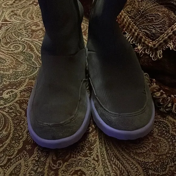 UGG gray boots with hearts