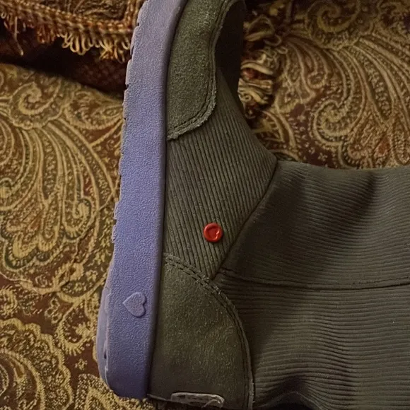 UGG gray boots with hearts