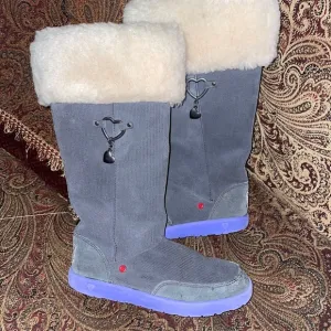 UGG gray boots with hearts