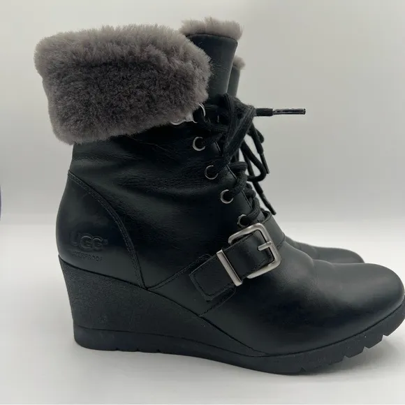UGG Janney Women's Wedge Heel Boots Size 6.5 Sheepskin Lined 1012527 Waterproof