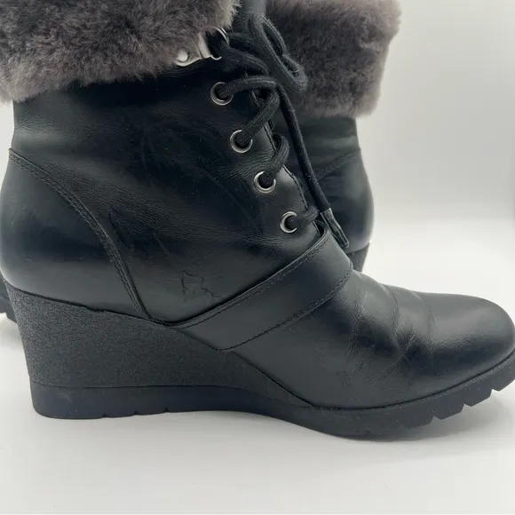 UGG Janney Women's Wedge Heel Boots Size 6.5 Sheepskin Lined 1012527 Waterproof