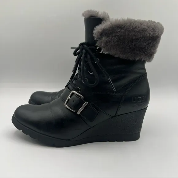 UGG Janney Women's Wedge Heel Boots Size 6.5 Sheepskin Lined 1012527 Waterproof
