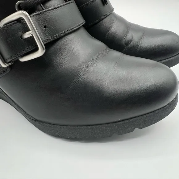 UGG Janney Women's Wedge Heel Boots Size 6.5 Sheepskin Lined 1012527 Waterproof