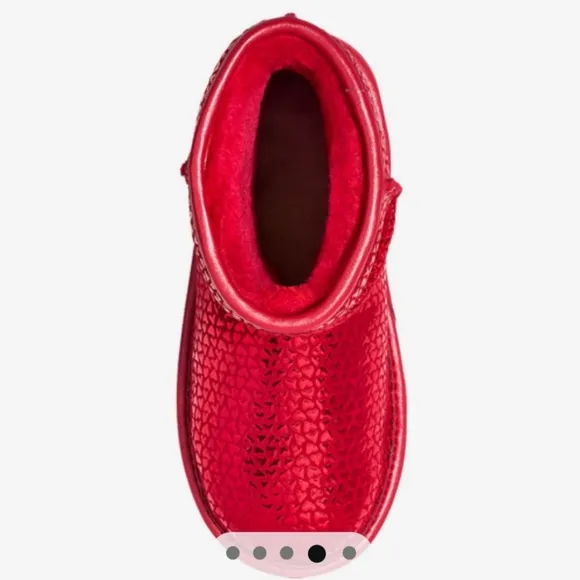 UGG Kids Classic II Gel Hearts (Little Kid/Big Kid)