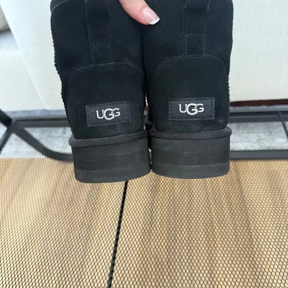 UGG Kids' Classic Mini Platform Boots - Size 5 (Fits a women's 7)