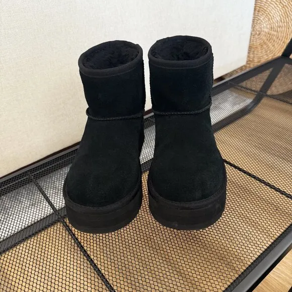 UGG Kids' Classic Mini Platform Boots - Size 5 (Fits a women's 7)