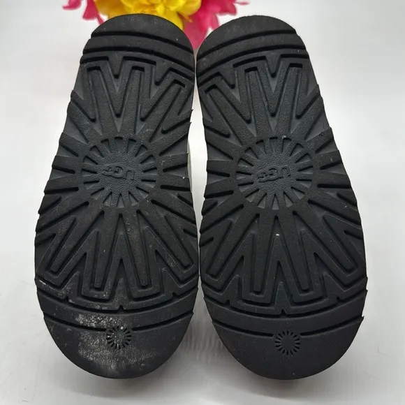 UGG Kids Silver Platform Boots Size 4 KS7760