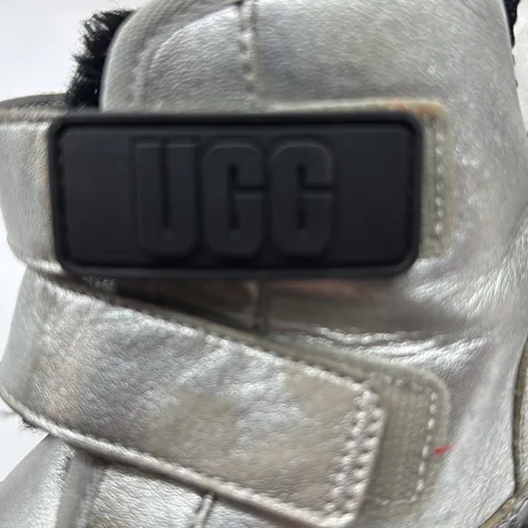 UGG Kids Silver Platform Boots Size 4 KS7760