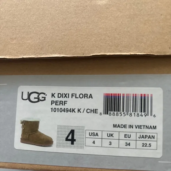 UGG low boots