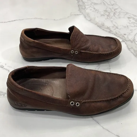 UGG men Loafers in brown leather size 12