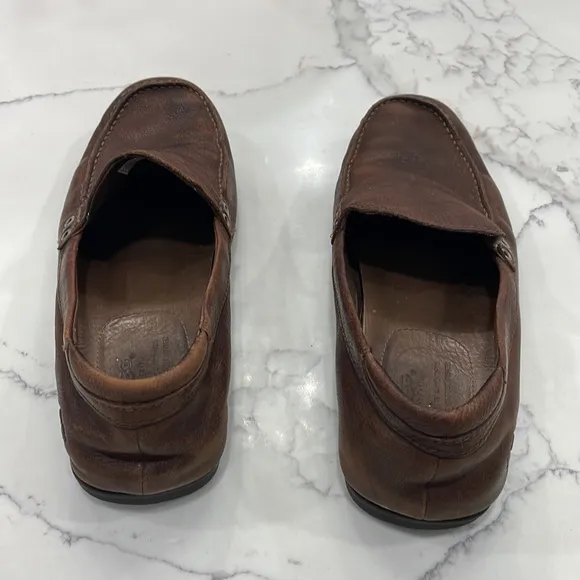 UGG men Loafers in brown leather size 12