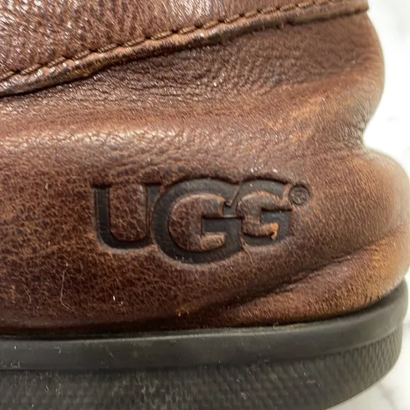 UGG men Loafers in brown leather size 12