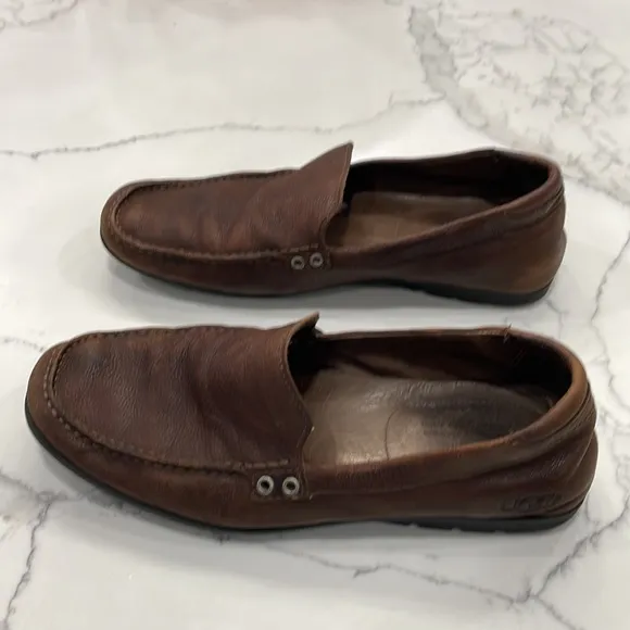 UGG men Loafers in brown leather size 12