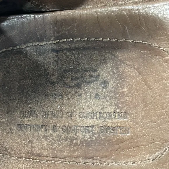 UGG men Loafers in brown leather size 12