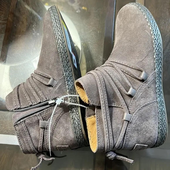 UGG Rianne Low Suede Boots